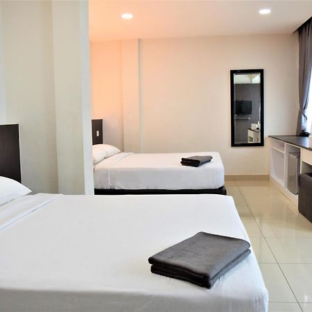 Desaru, Bayu Balau Beach Resort Bandar Penawar Extérieur photo